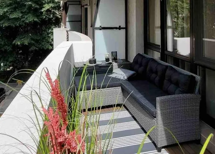 Cosy Flat With Large Balcony *