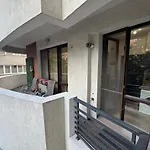 Lejlighed Cosy Flat With Large Balcony