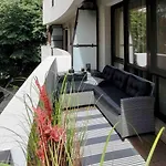Cosy Flat With Large Balcony *