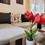 Cosy Flat With Large Balcony
