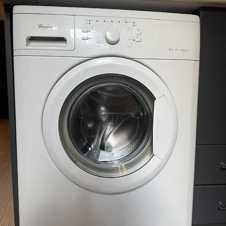 Apartment Cosy Flat With Large Balcony