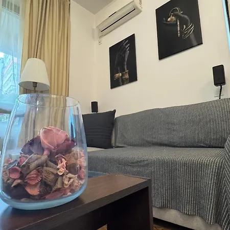 Cosy Flat With Large Balcony *