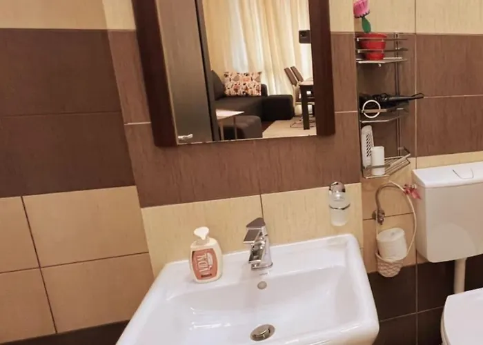 Cosy Flat With Large Balcony شقة