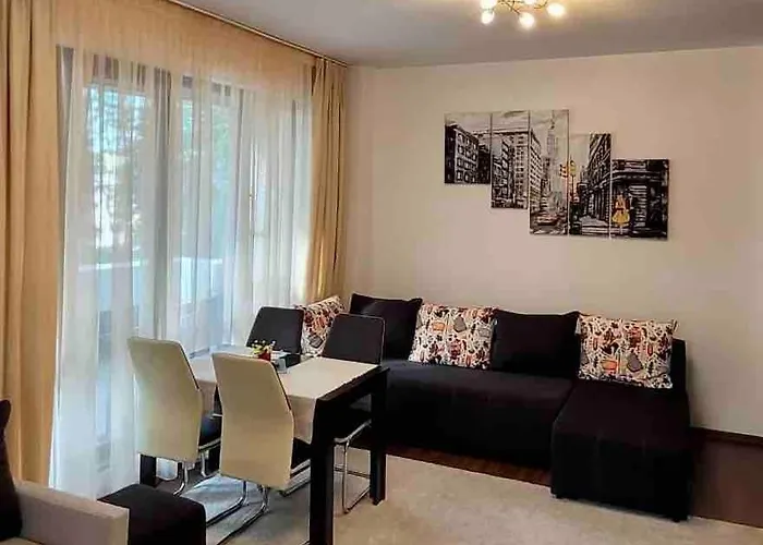公寓 Cosy Flat With Large Balcony
