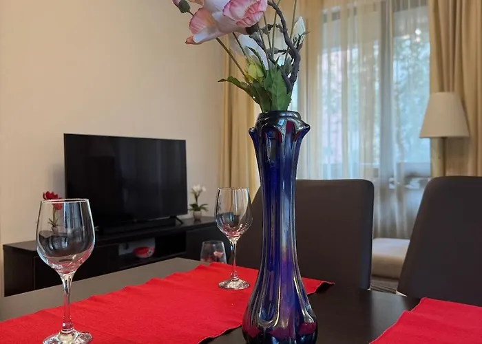 Cosy Flat With Large Balcony * بوخارست