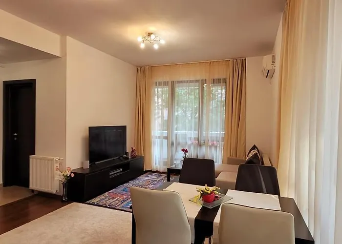 Cosy Flat With Large Balcony شقة بوخارست