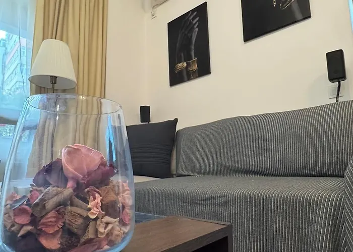 Cosy Flat With Large Balcony *