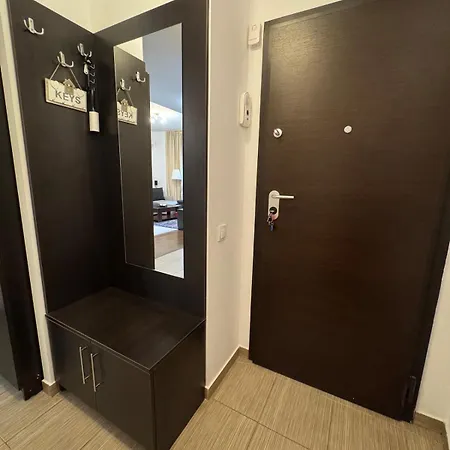公寓 Cosy Flat With Large Balcony 布加勒斯特